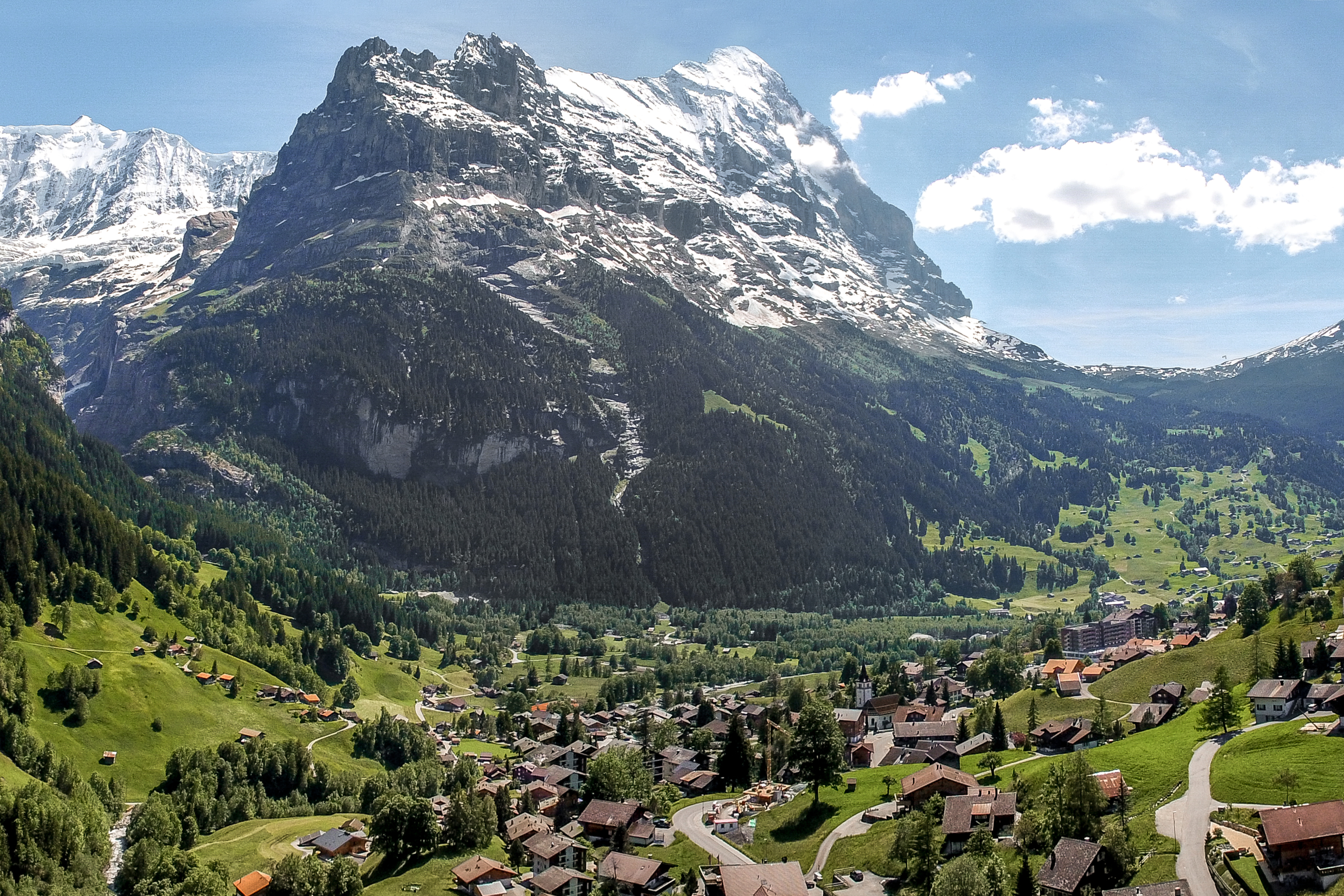 GRIWA RENT GRIWA RENT Aussicht Grindelwald im Frühling